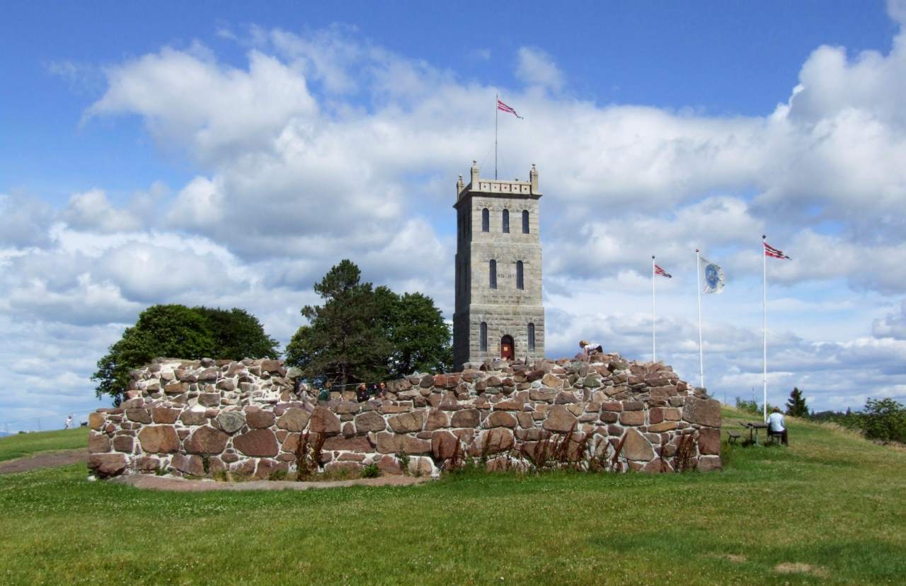 Ruins of the Tønsberg Fortress in Tønsberg with the famous Slottsfjell Tower [no] in the background