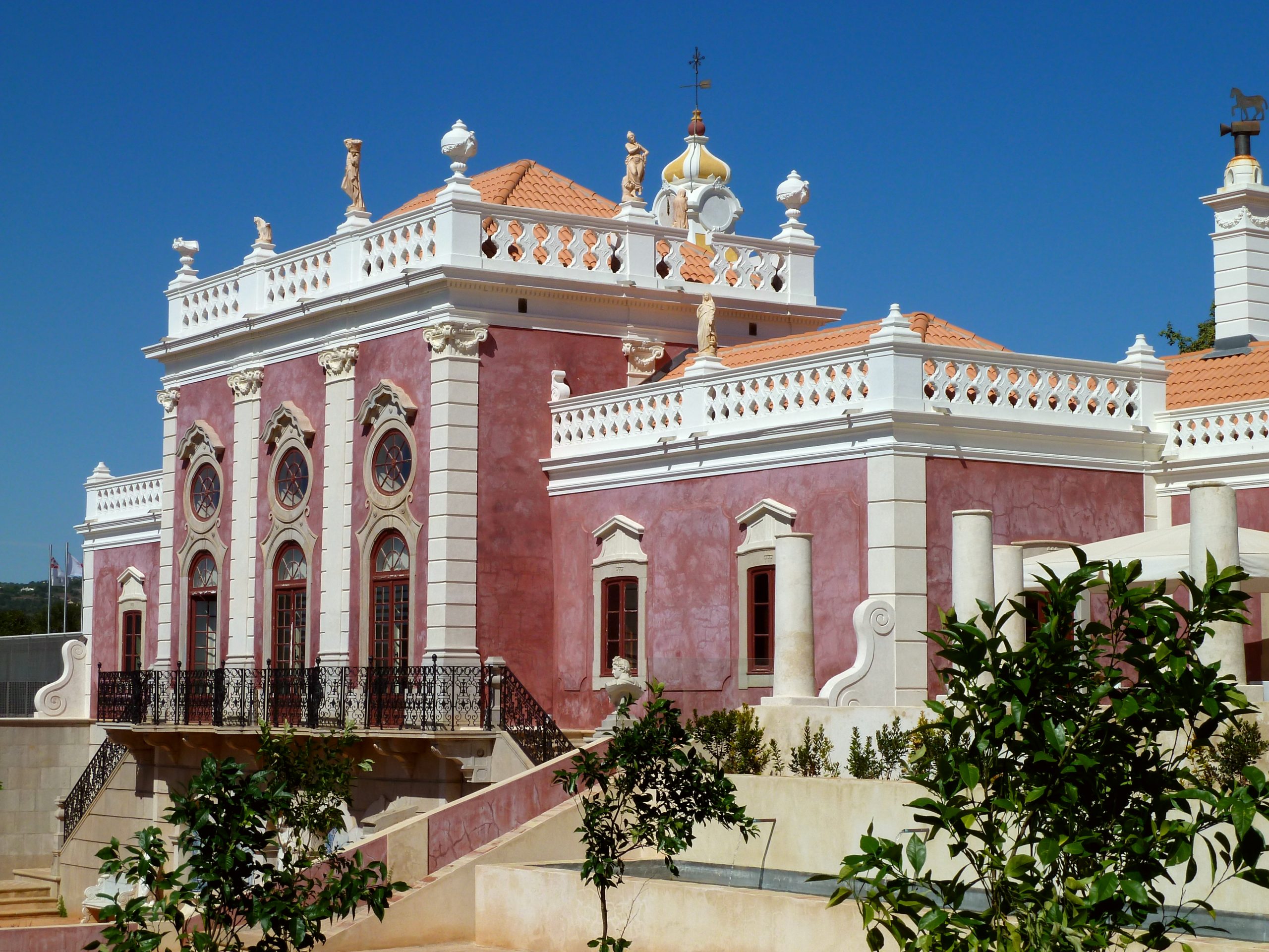 A glimpse of Estoi Palace's charm