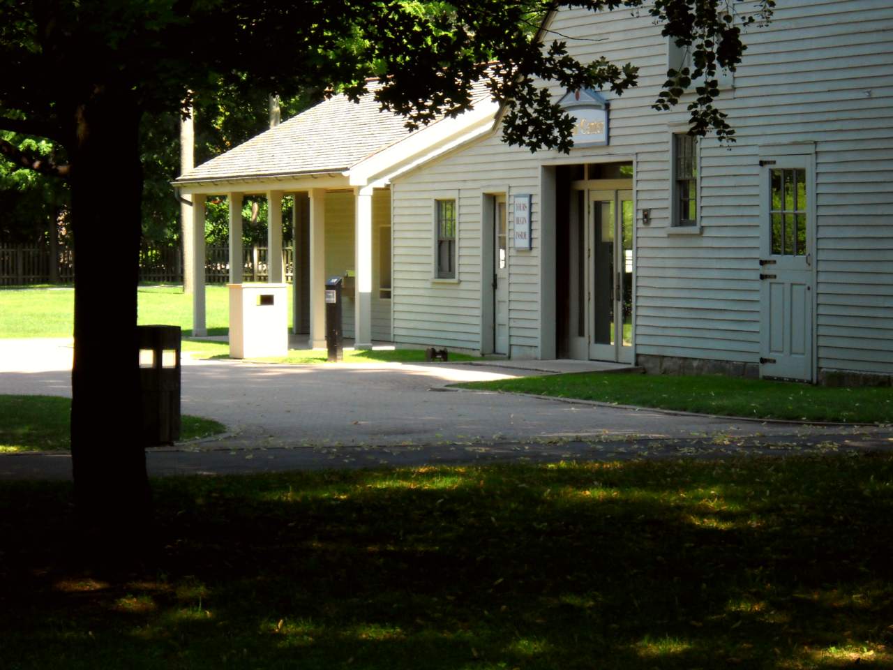 Visitor Center main entrance off the parking lot.