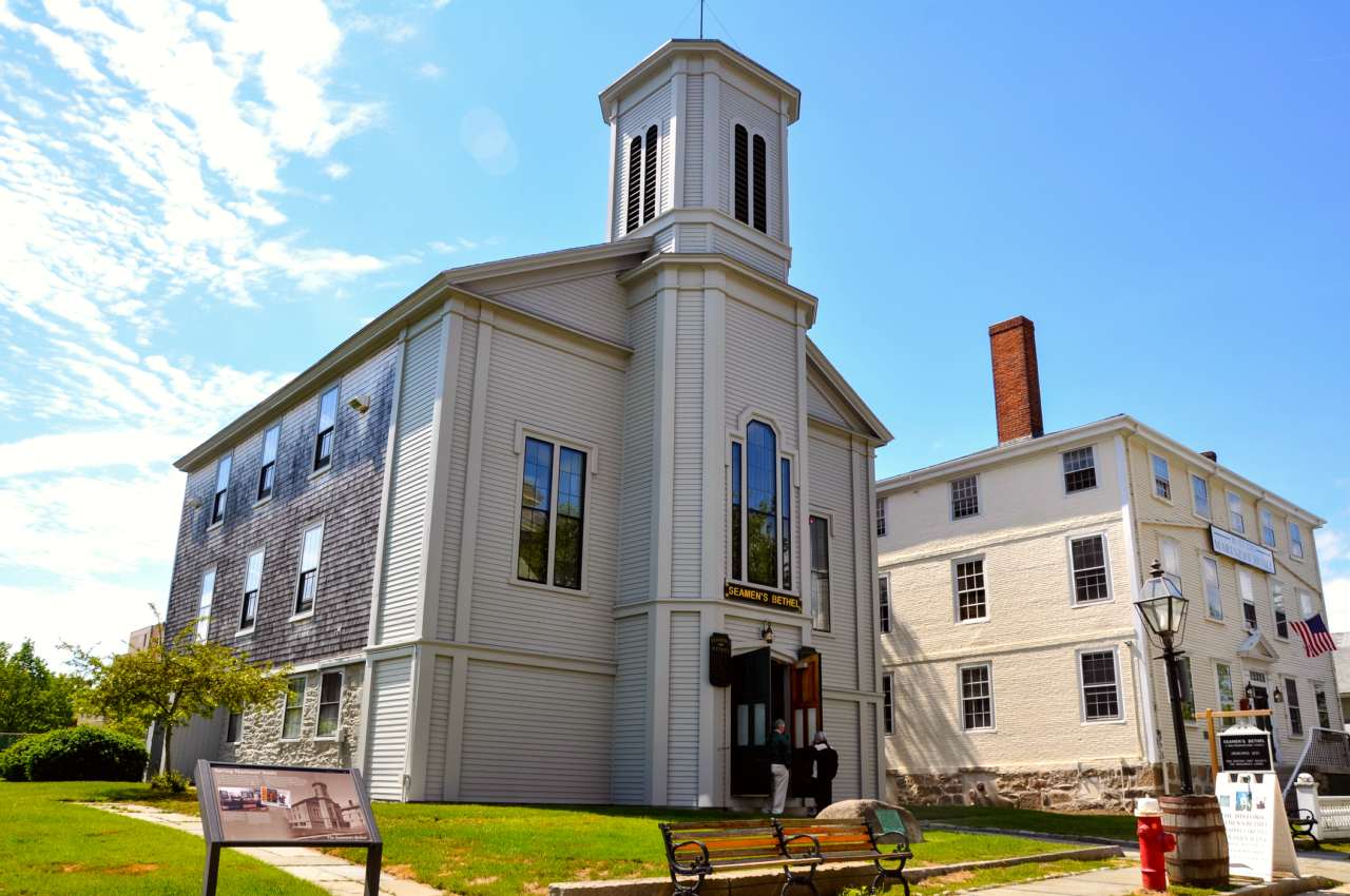Semen's Bethel and the Mariners' Home on a sunny day