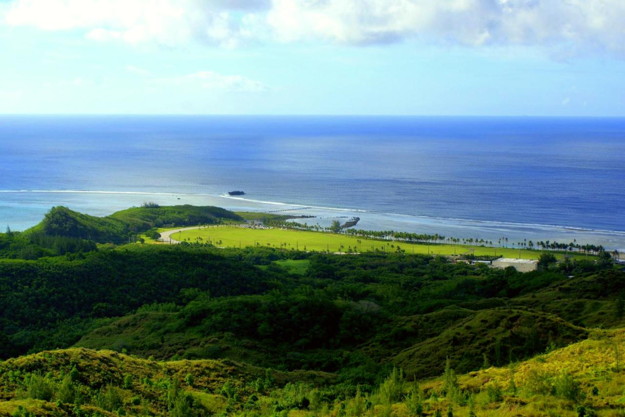 Mountain view down toward beach.