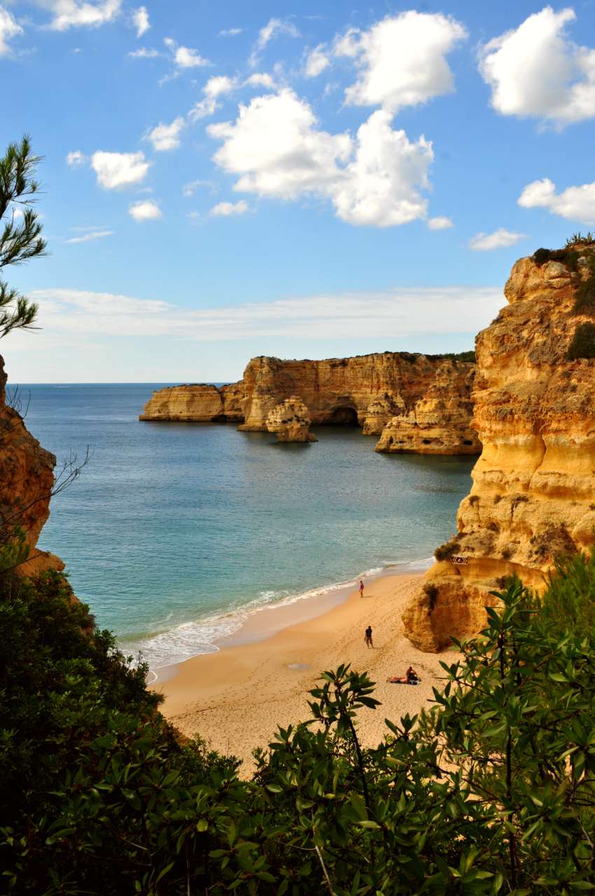 The Marinha Beach in Lagoa is considered by the Michelin Guide as one of the 10 most beautiful beaches in Europe and as one of the 100 most beautiful beaches in the world. The Algarve region leads in overnight stays.