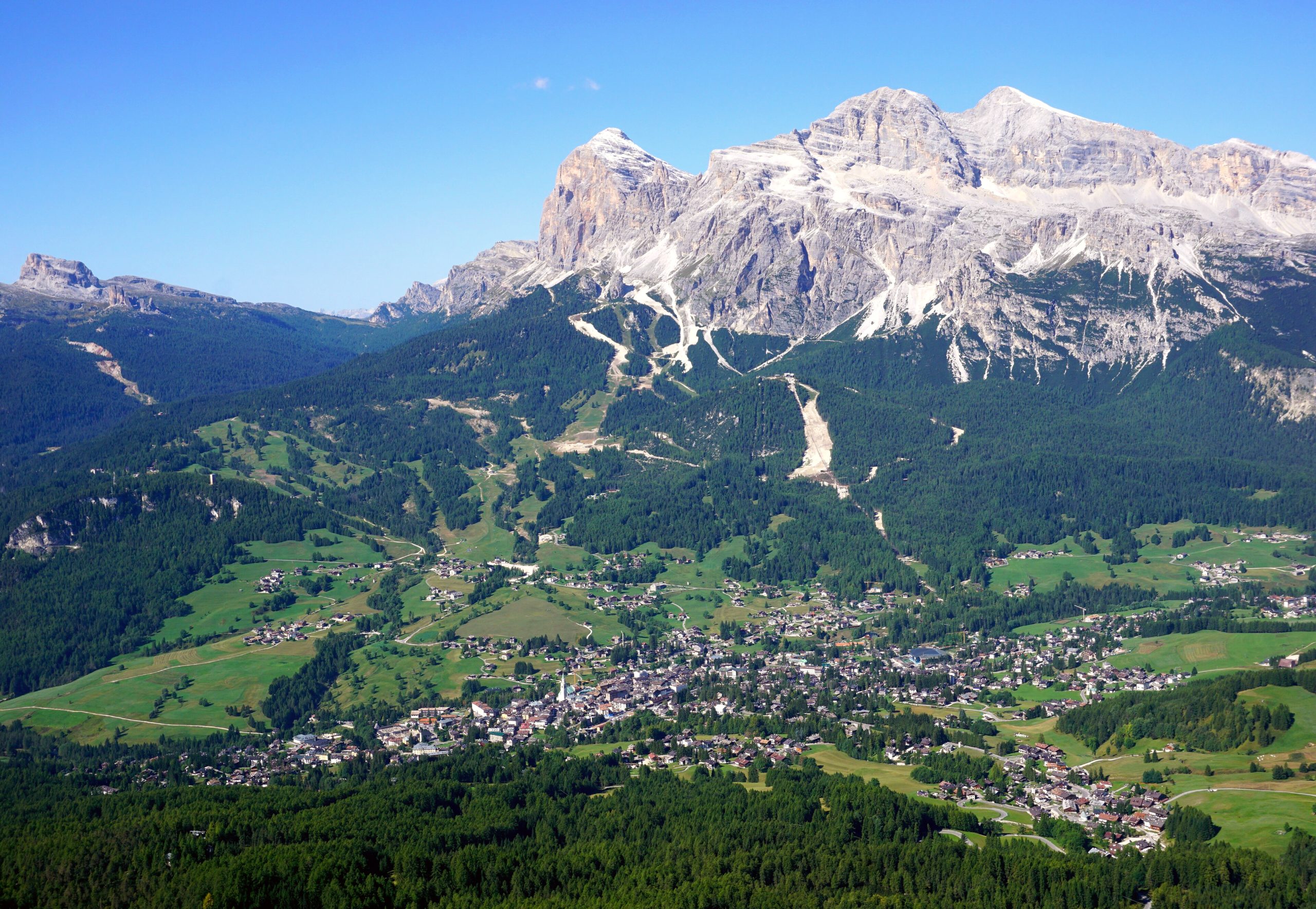 Dolomites Road Trip: Passes, Lakes and Peaks