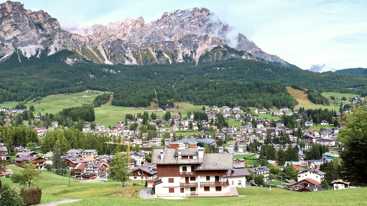 Dolomites Road Trip: Passes, Lakes and Peaks