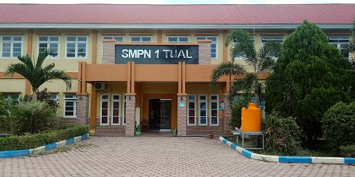 A junior high school in Tual