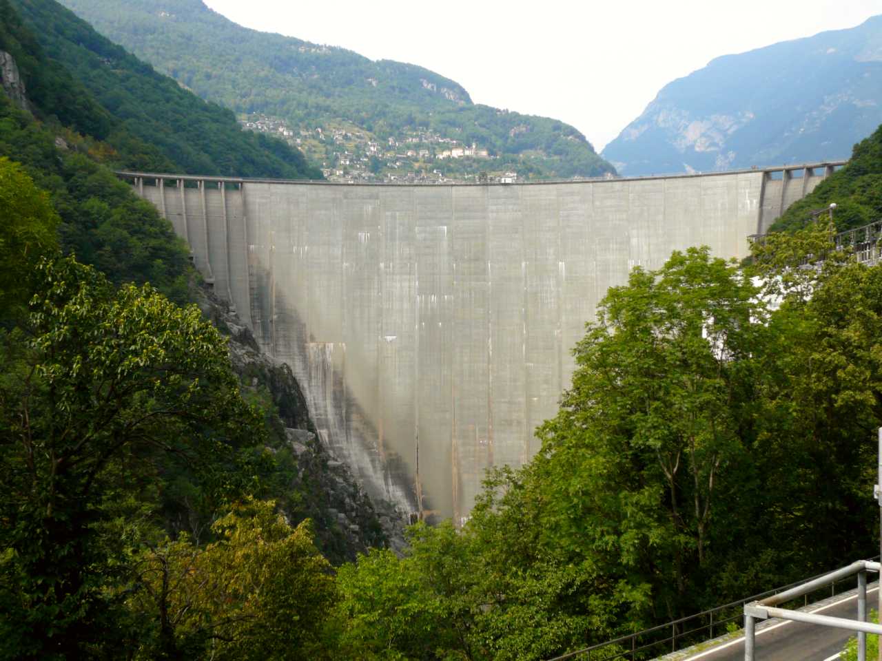Verzasca Dam