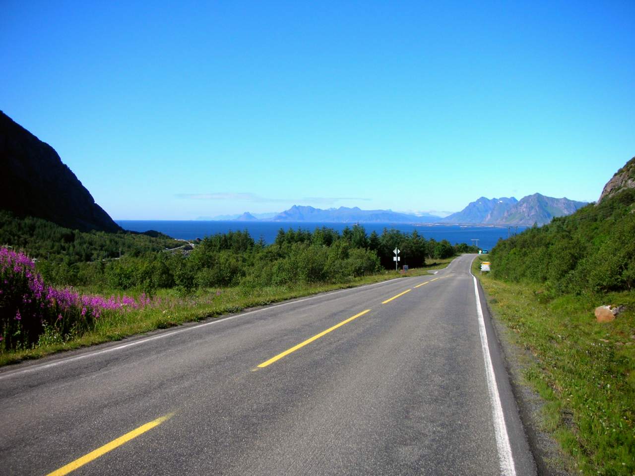The E10 road. View from Rørvika in Vågan west towards Vestvågøya, 2007