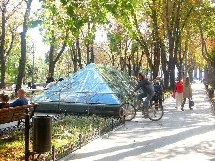 The remains of an ancient Greek settlement (under the glass roof) on Prymorskyi Boulevard in Odesa[36]