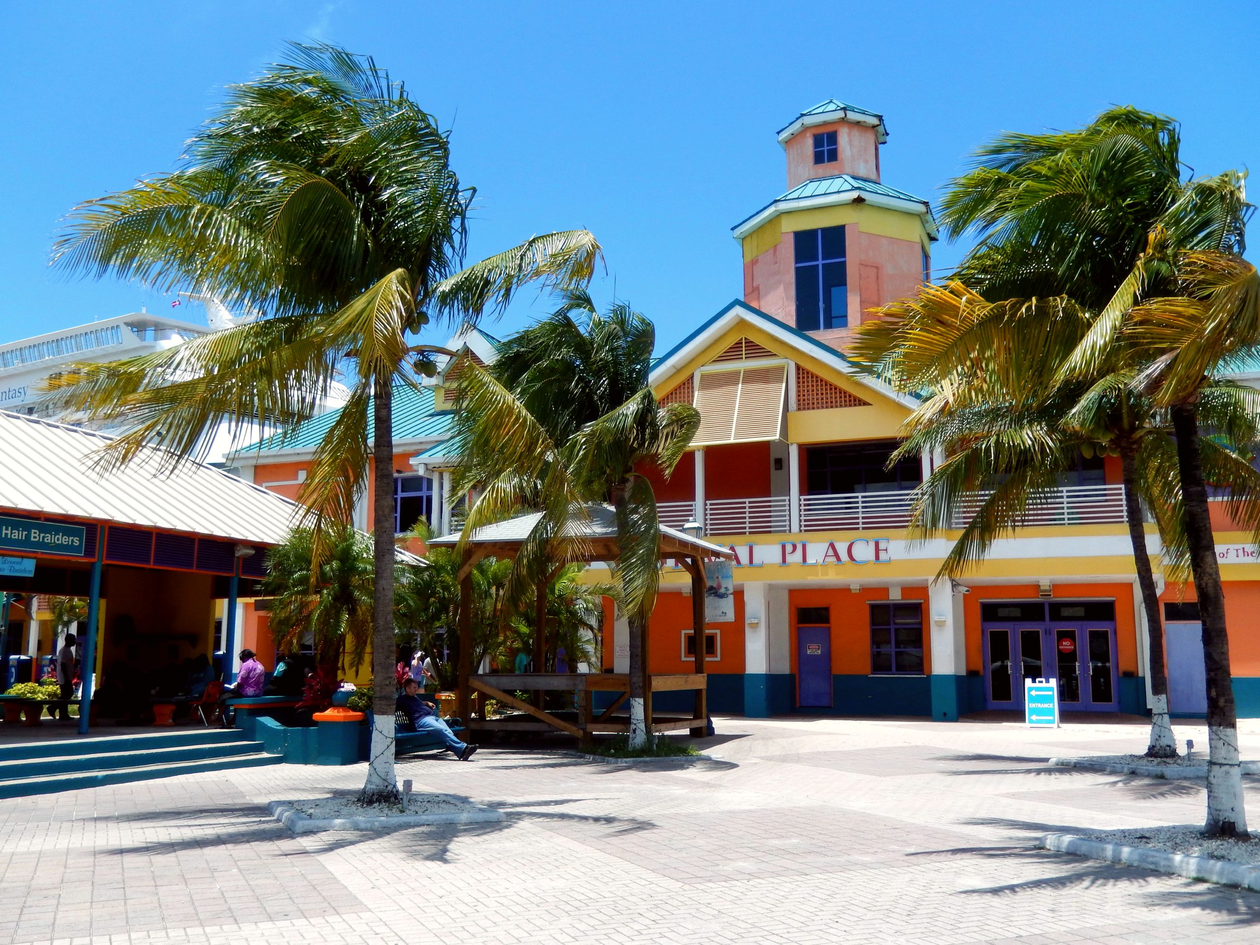 Explore Nassau's colonial architecture