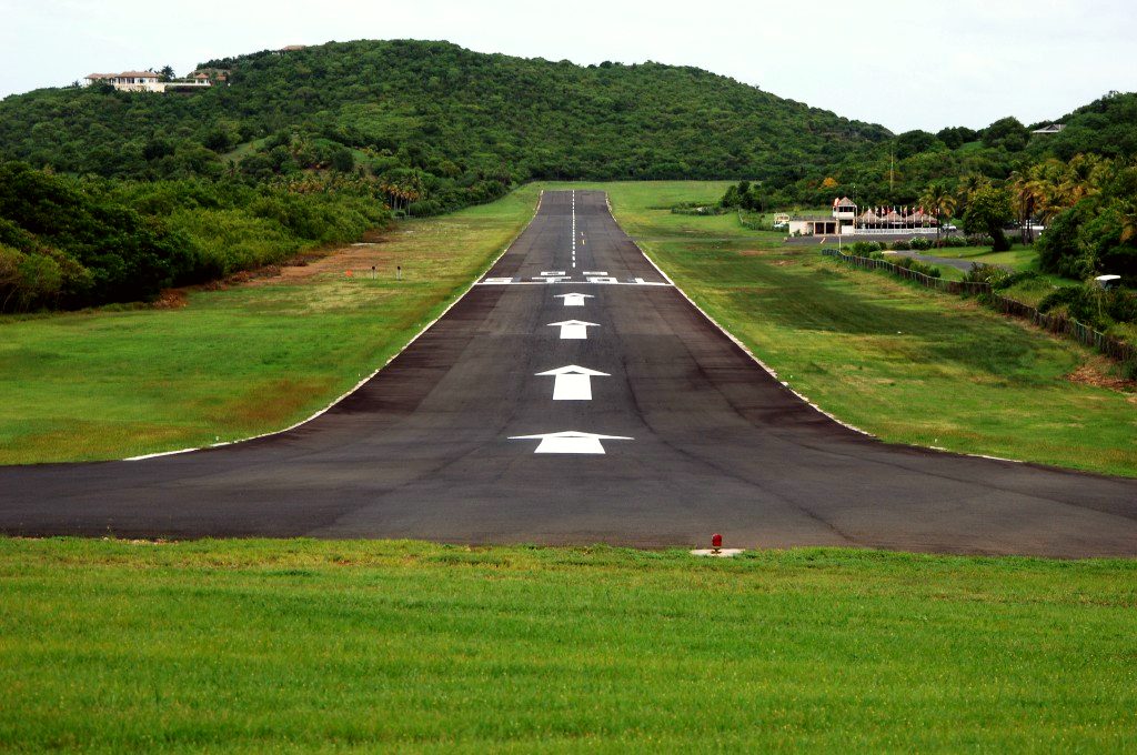 Aankomst in stijl op Mustique Airport