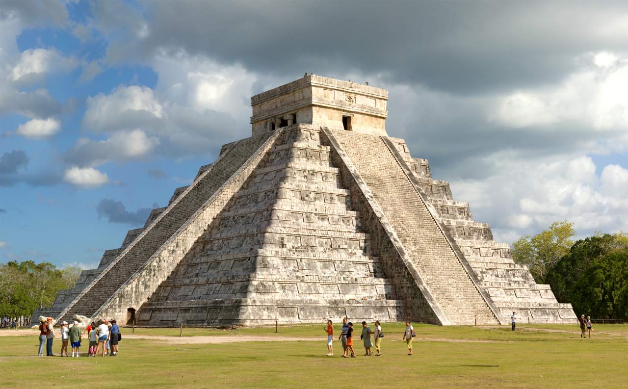 "The Castle" of Chichen Itza, one of the New Seven Wonders of the World, Yucatán