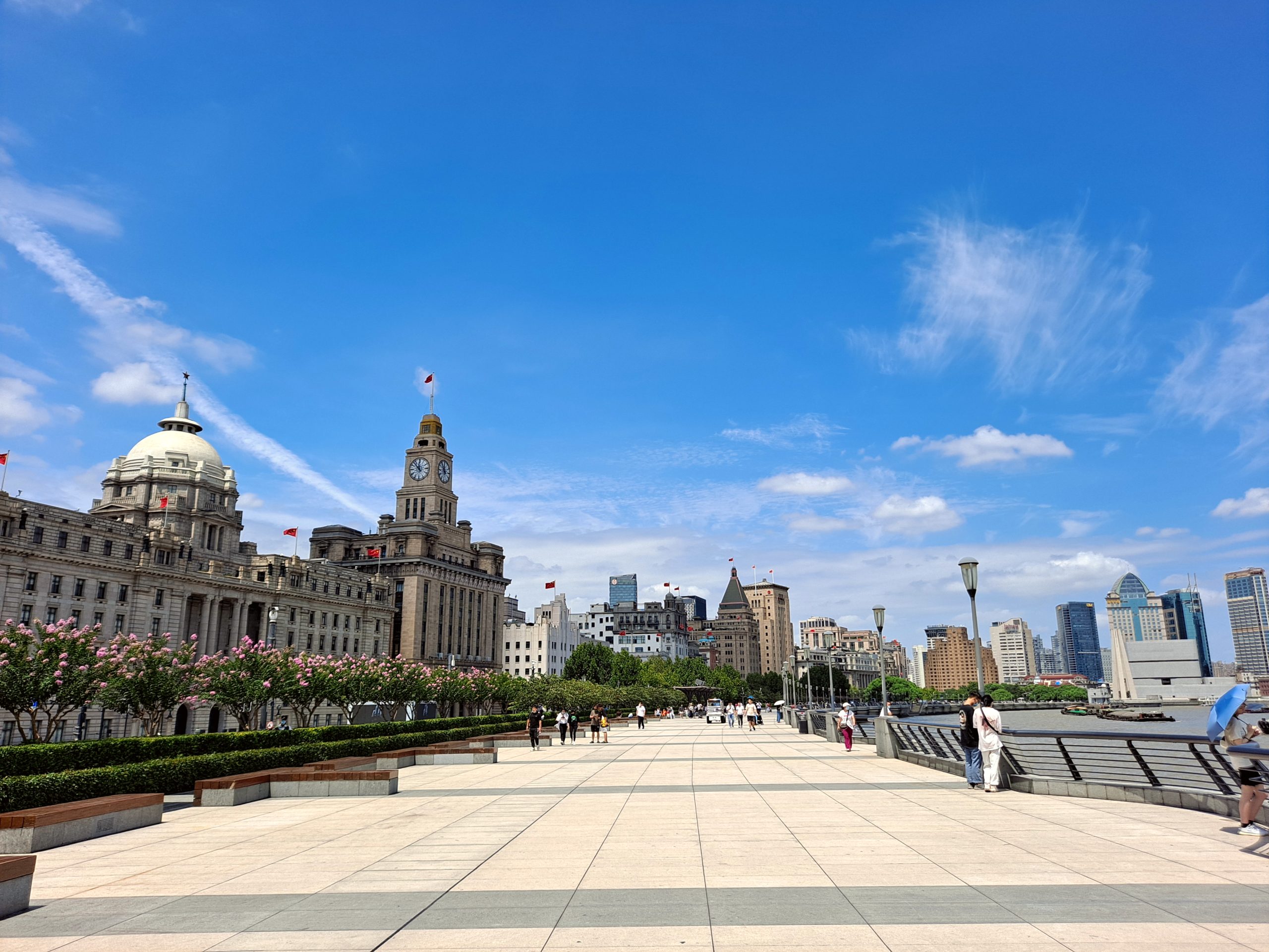 The iconic skyline along the Bund