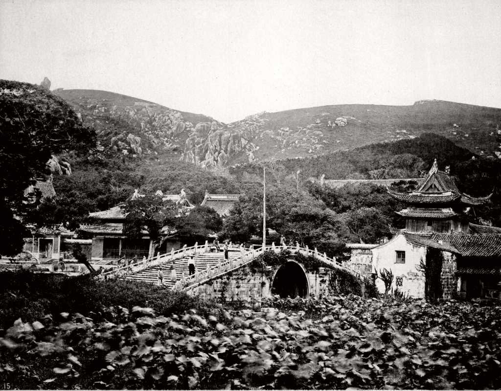 Photograph by Scottish photographer John Thomson, 1867.