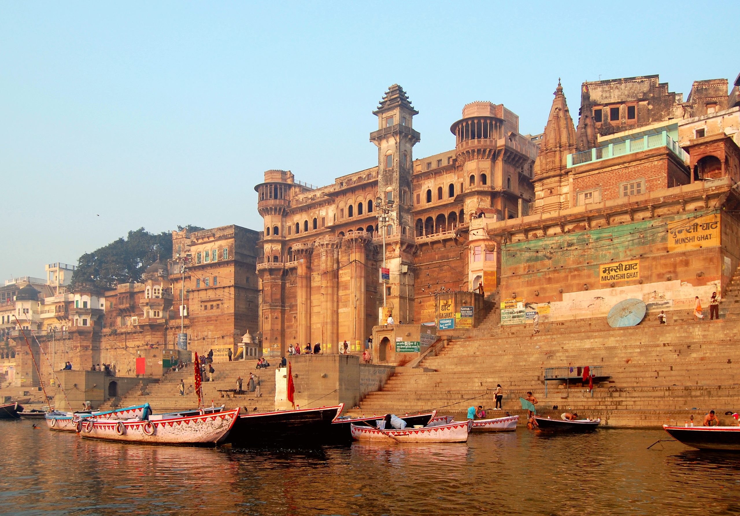 Experience the Ganges at Munshi Ghat