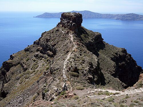 Skaros Rock, originally the location of medieval fortifications