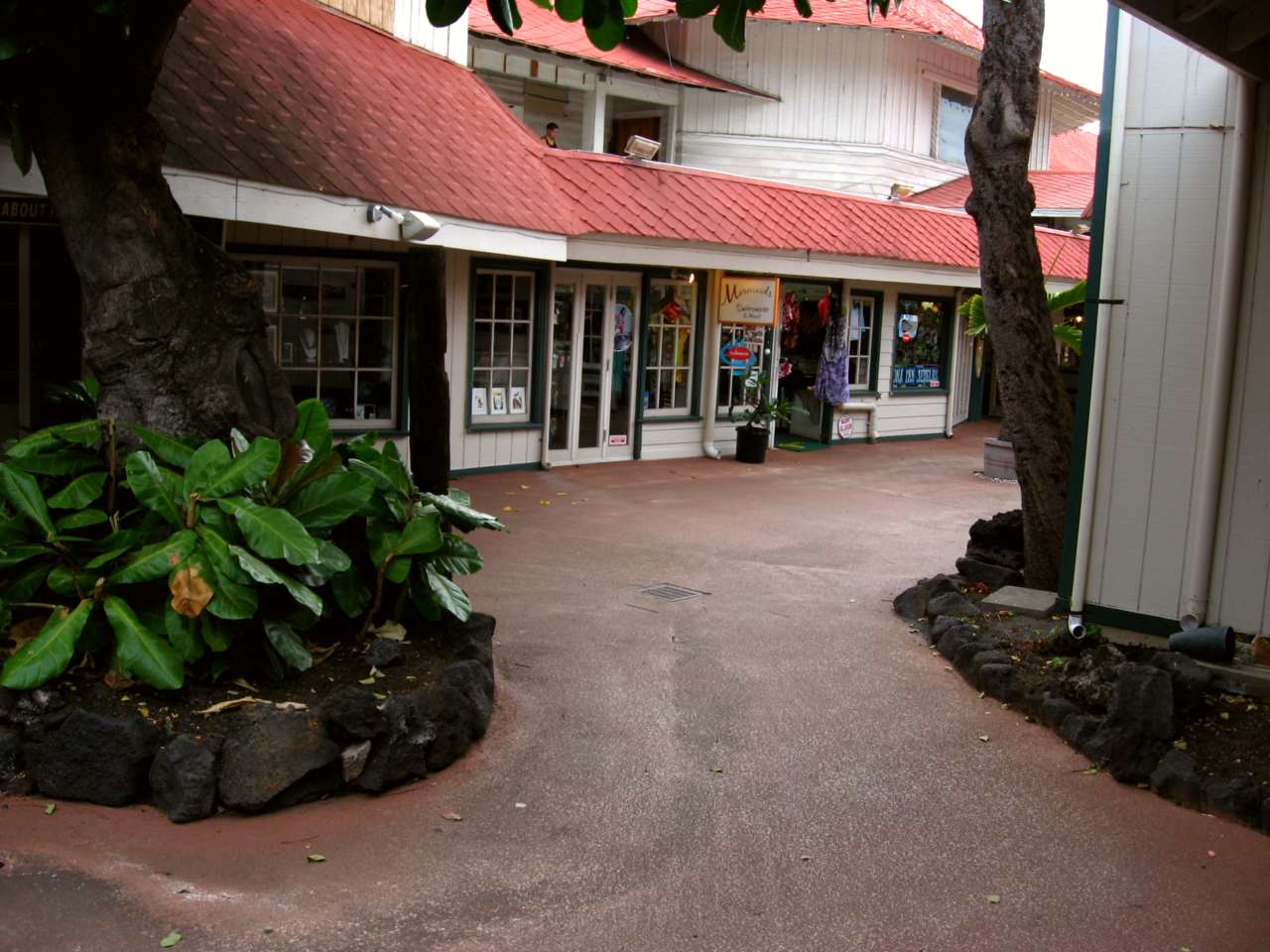 Kailua Inn Shopping Village