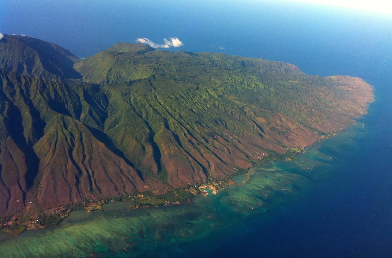 Eastern Molokaʻi with a portion of Kamakou and Molokaʻi Forest Reserve