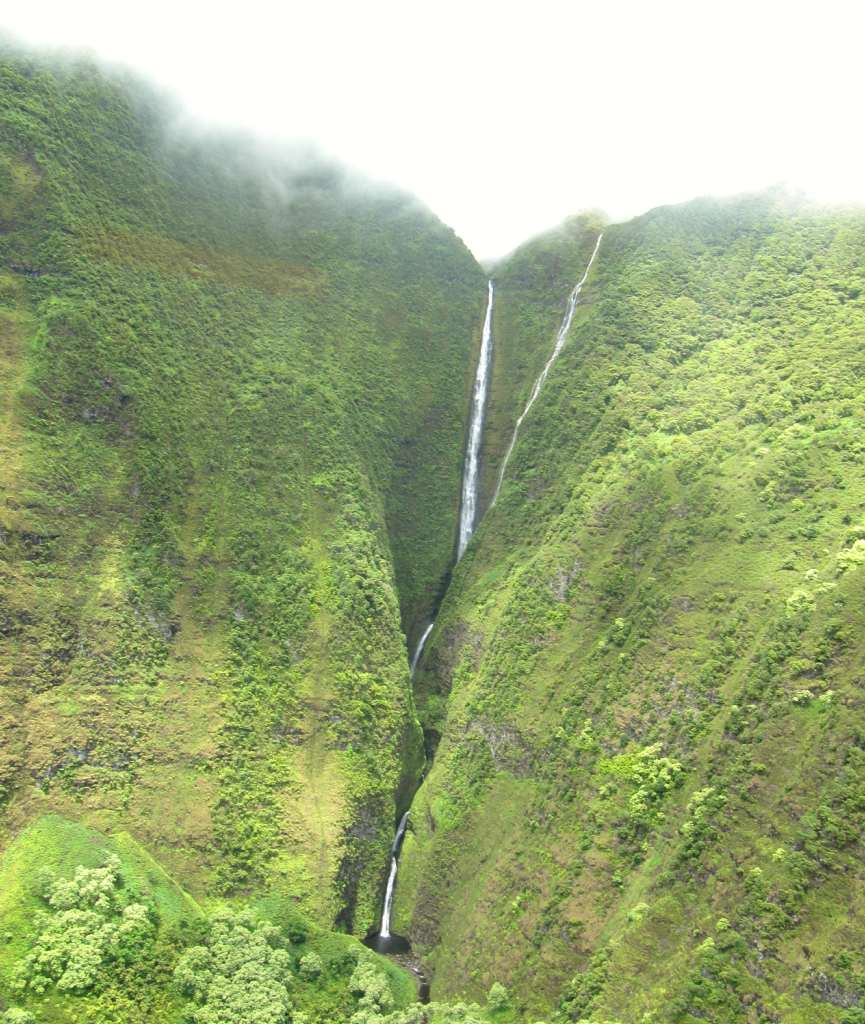 Molokaʻi Waterfall