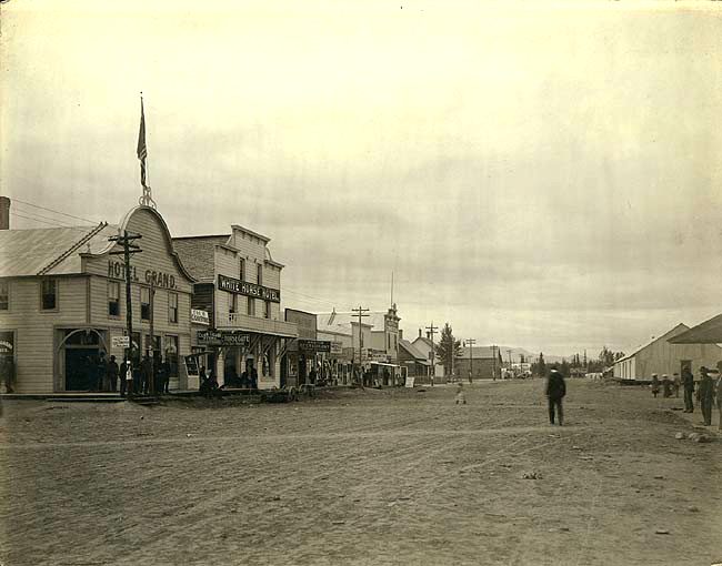Streetscape of Whitehorse in 1900. The community saw a population boom with the discovery of gold in the Klondike in 1896.